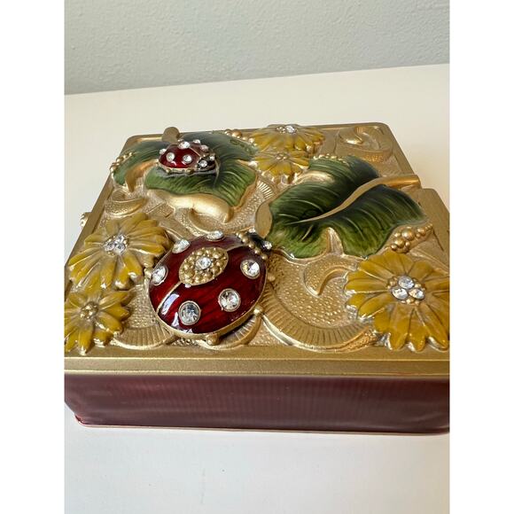 Goldtone Ladybug Bejeweled Trinket Box /Jewelry Box  4”X4”  3D Ladybugs & Leaves - Picture 7 of 13
